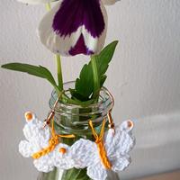 orecchini all' uncinetto a forma di farfalla 