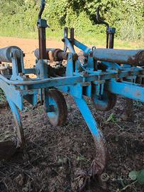 Mezzo agricolo ripper