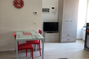 Monolocale ristrutturato arredato in centro