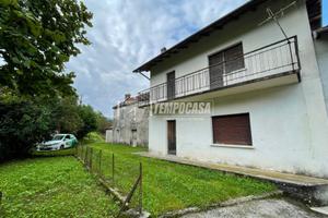 RUSTICO IMMERSO NEL VERDE