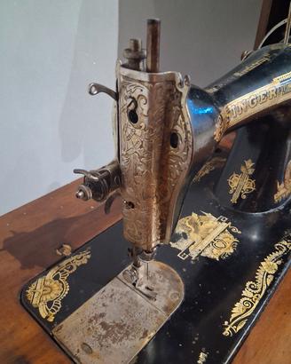 Macchina singer con mobile del 1916