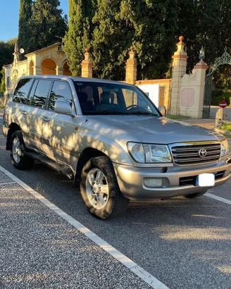 Toyota Land Cruiser 100 4.2 restyling 2003 7 posti