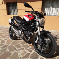 Ducati Monster 696 Plus – 2010 28.500 km – Ducati