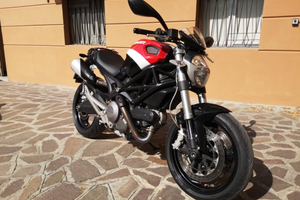 Ducati Monster 696 Plus – 2010 28.500 km – Ducati