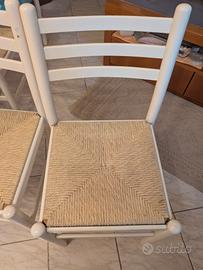 sedie in legno bianche con seduta in paglia