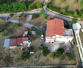 Fabbricato rurale con annesso terreno agricolo