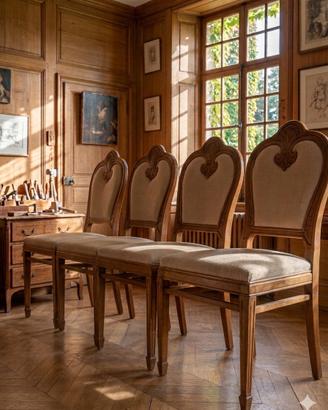 4 Sedie d'Epoca in Legno Intagliato Stile Classico