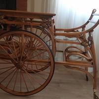 Carrello intarsiato a mano