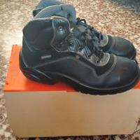 Scarpe antinfortunistiche nuove
