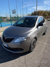 Lancia Y 2018 GPL grigio antracite