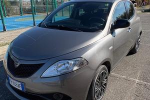 Lancia Y 2018 GPL grigio antracite