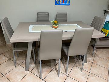 Tavolo da cucina e 6 sedie