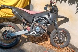 Fantic XMF 125 - 2024 SOLO INTERA PER RICAMBI O C