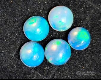 Lotto composto da 5 opali naturali taglio cabochon
