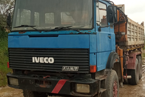 Autocarro Iveco 330-35 gru e ribaltabile