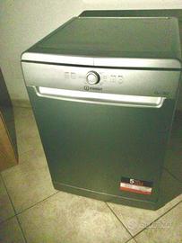 Lavastoviglie Indesit D2F HK26 S