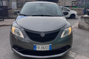 Lancia Ypsilon 1.2 69 CV 5 porte Gold