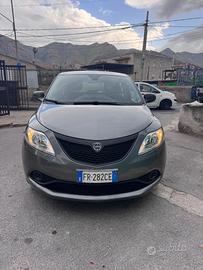 Lancia Ypsilon 1.2 69 CV 5 porte Gold