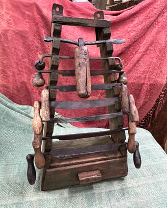 Antico set di attrezzi con supporto