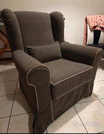 1 poltrona con cuscino annesso