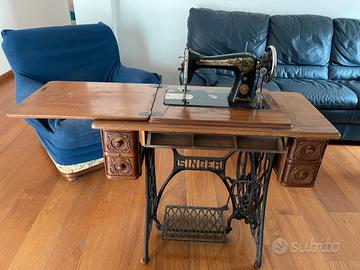 Macchina da cucire antica