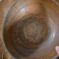 Grande ciotola/vaso in rame antico con manici