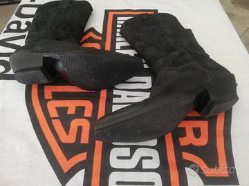 Stivali a punta n. 36 usati pochissimo 