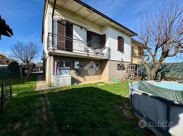 PORZIONE DI BIFAMILIARE A CASTELLEONE