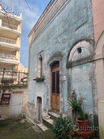 BARI-VIA VICO di venere-68mq-da ristrutturare