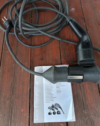 carica batteria auto elettrica 