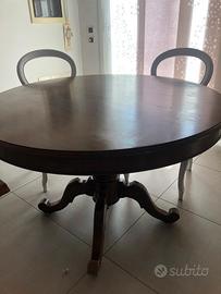 Tavolo rotondo in legno con 6 sedie