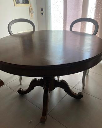 Tavolo rotondo in legno con 6 sedie