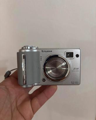 Macchina fotografica compatta