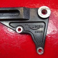 SUPPORTO PINZA TRIUMPH BONNEVILLE 865