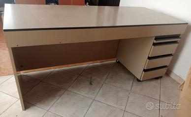 Mobili per ufficio scrivania libreria