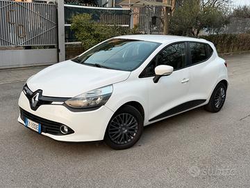 Renault Clio 2015, benzina/GPL 89.000km