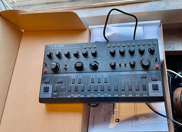Behringer TD-3-MO bass synth sequencer no tb  303