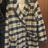 Cappotto da donna a quadri nero e beige