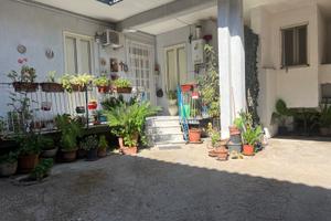 Qualiano - trilocale p. rialzato,p.auto,cantinola