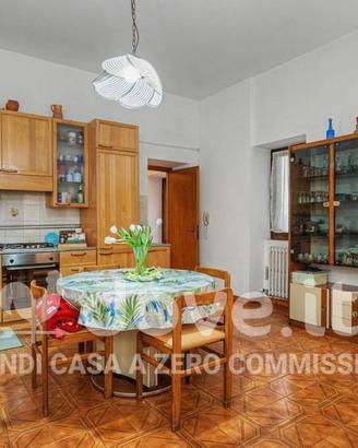 Appartamento di 90 m² con 3 locali a Carugo