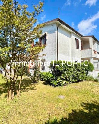 Villa di 47 m² con 3 locali e posto auto a Comacch
