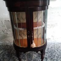 Antica vetrinetta