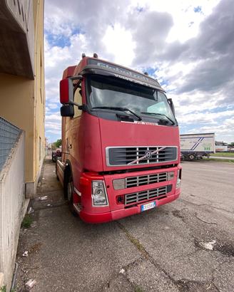Volvo - FH 460