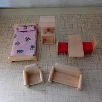 giochi in legno per casa bambole