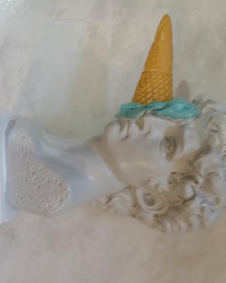 statua David con gelato