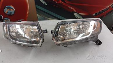 Dacia Sandero 2014 Faro anteriore sx dx originale