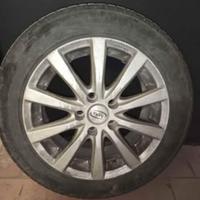 Volkswagen Touran cerchi da 16 più gomme invernali