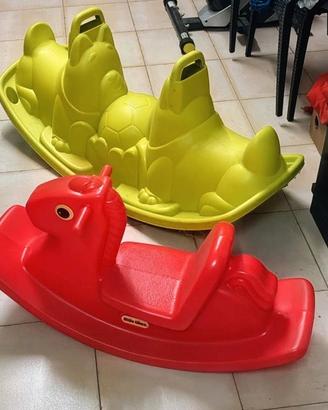 Cavallo a dondolo da giardino