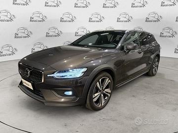 Volvo V60 Cross Country B4 (d) AWD automatico