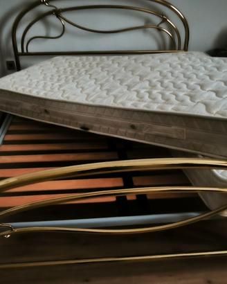 Letto in ottone, rete matrimoniale e materassi
